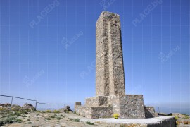 Връх Шейновец – паметник на загиналите войни при превземането му (DSC0525)