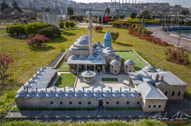 Парк Miniatürk – макет на музея на Руми (Mevlana Museum Konya) в Коня (DSC8542)