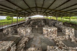 Средновековна крепост Маркели – църковният комплекс