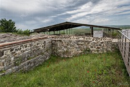 Средновековна крепост Маркели – източна стена и църковен комплекс (BCH_5896)