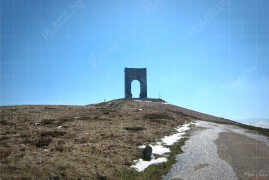 Тесния път към паметника Арка на свободата (IMG_0775)