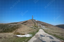 Тесния път към паметника Арка на свободата (IMG_0774)