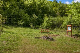 Поляна с информационна табела за Чипровски водопад (DSC9083)