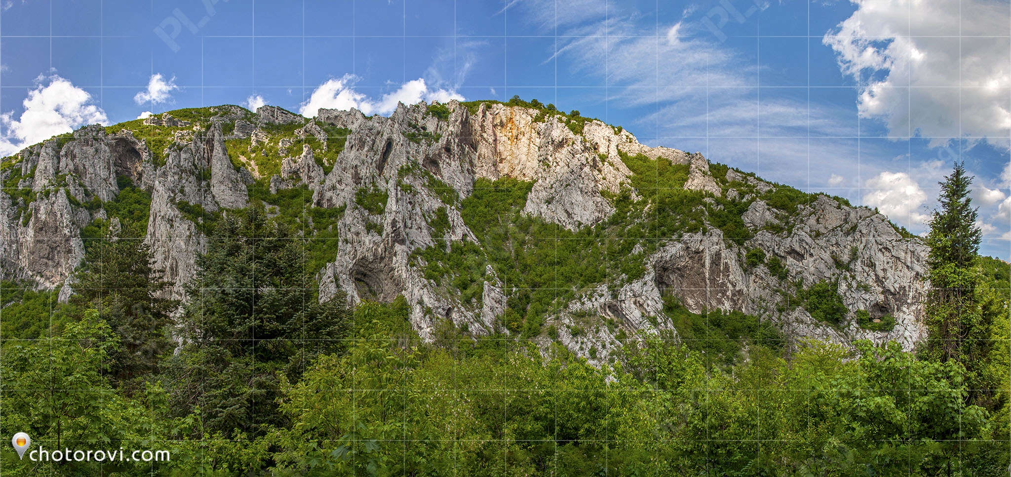 Скалите, върху които всеки завършващ випуск е поставял свой кръст (Panorama2)