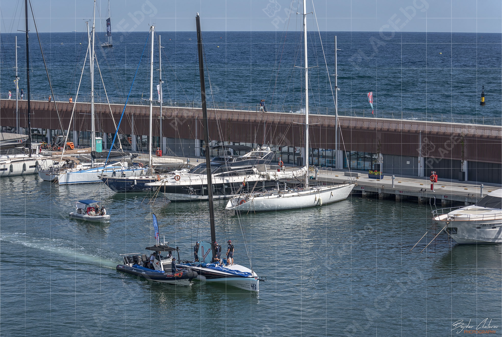 UNICREDIT Youth America’s Cup – тържественото извеждане на тимовете от пристанището, пред VIP зоната, към състезателното трасе (BCH_9913)