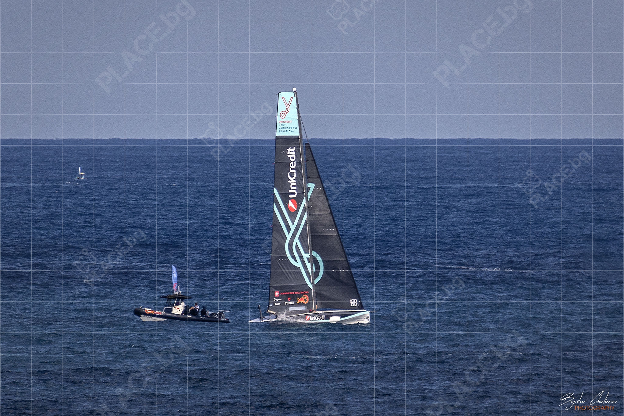 37th America’s Cup – Вятърът окончателно спадна и гонката беше прекратена (NCH_3170)