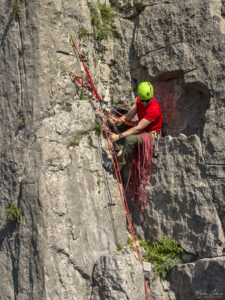 Ники се подготвя да тръгне следващия от свръзката