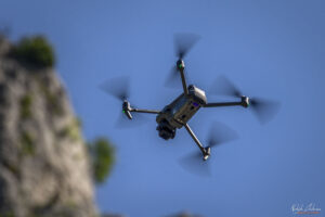 Верният помощник DJI Mavic 3 Classic, без който тези кадри щяха да са невъзможни