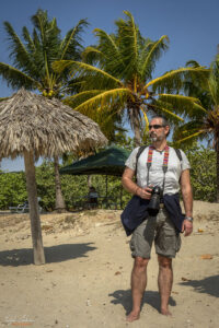 Един човек, един фотоапарат и няколко палми...