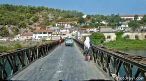 Мостът над река Буна (Бояна) започваща от Скандарско (Шкодренско) езеро