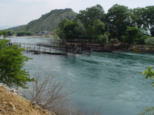 Риболовни съоръжения по река Буна