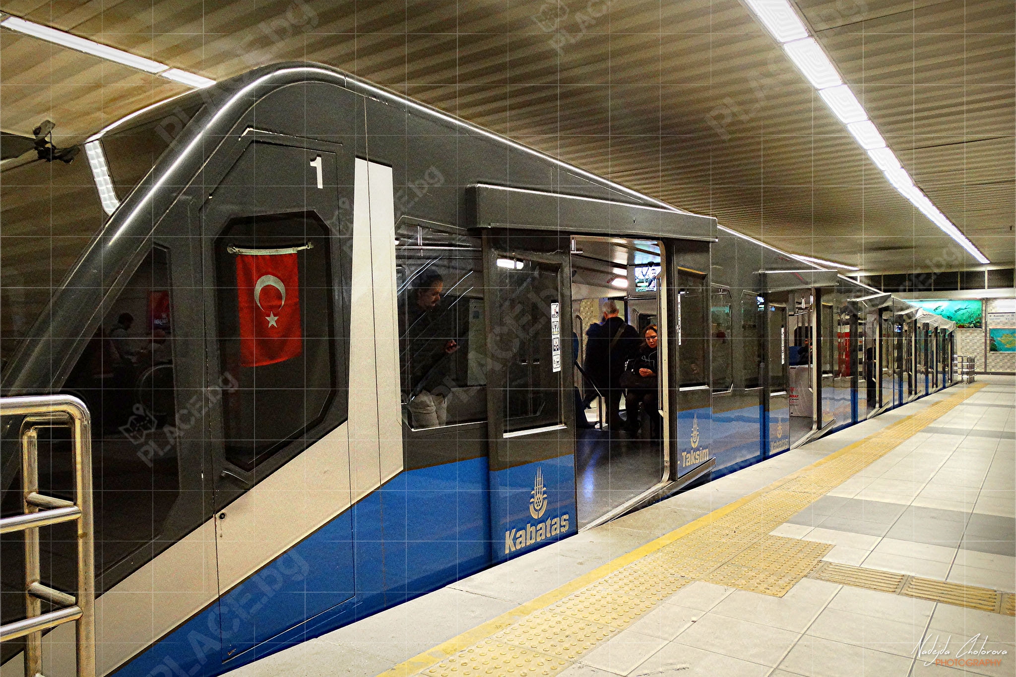 Фуникулярна линия F1 Taksim – Kabatas в Истанбул (DSC09310)
