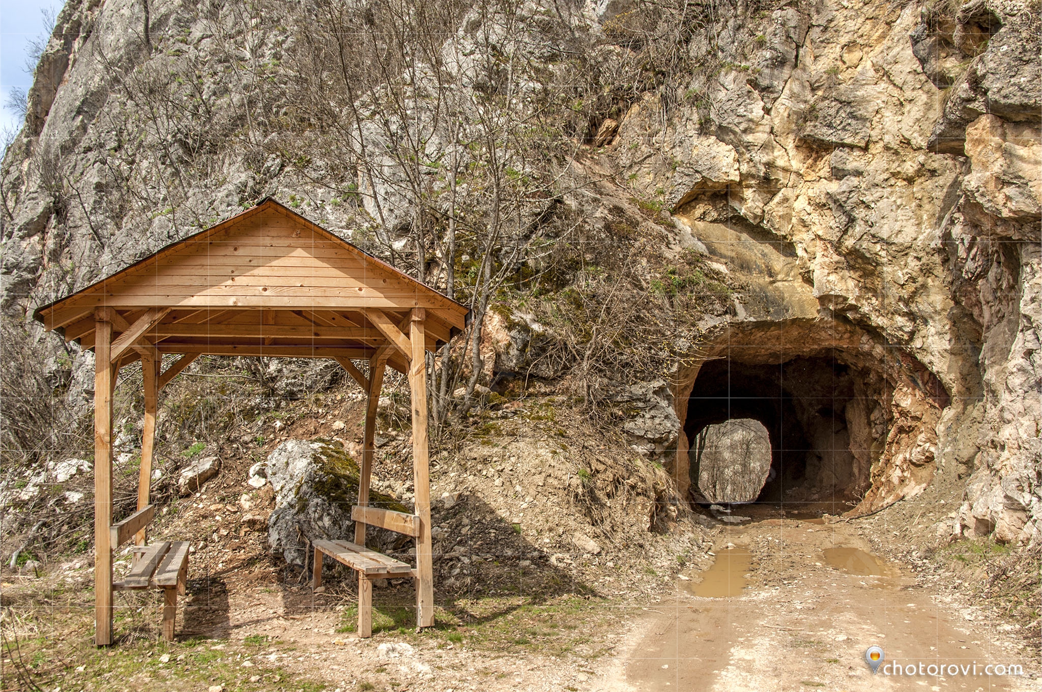 Един от изоставените ЖП тунели по пътя към село Богойна (DSC0382)
