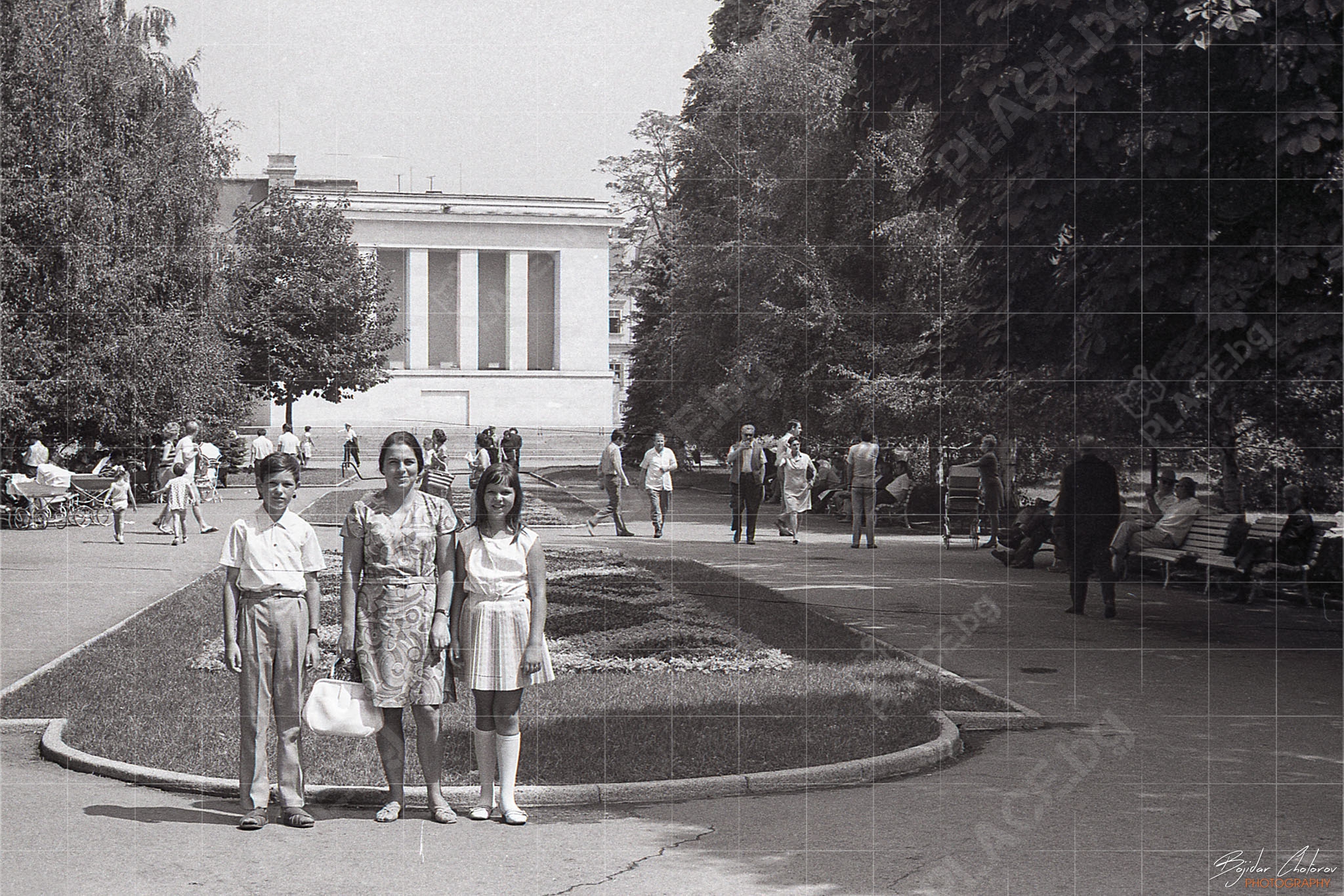 Градската градинка на гърба на Мавзолея на Георги Димитров – 1970 г.