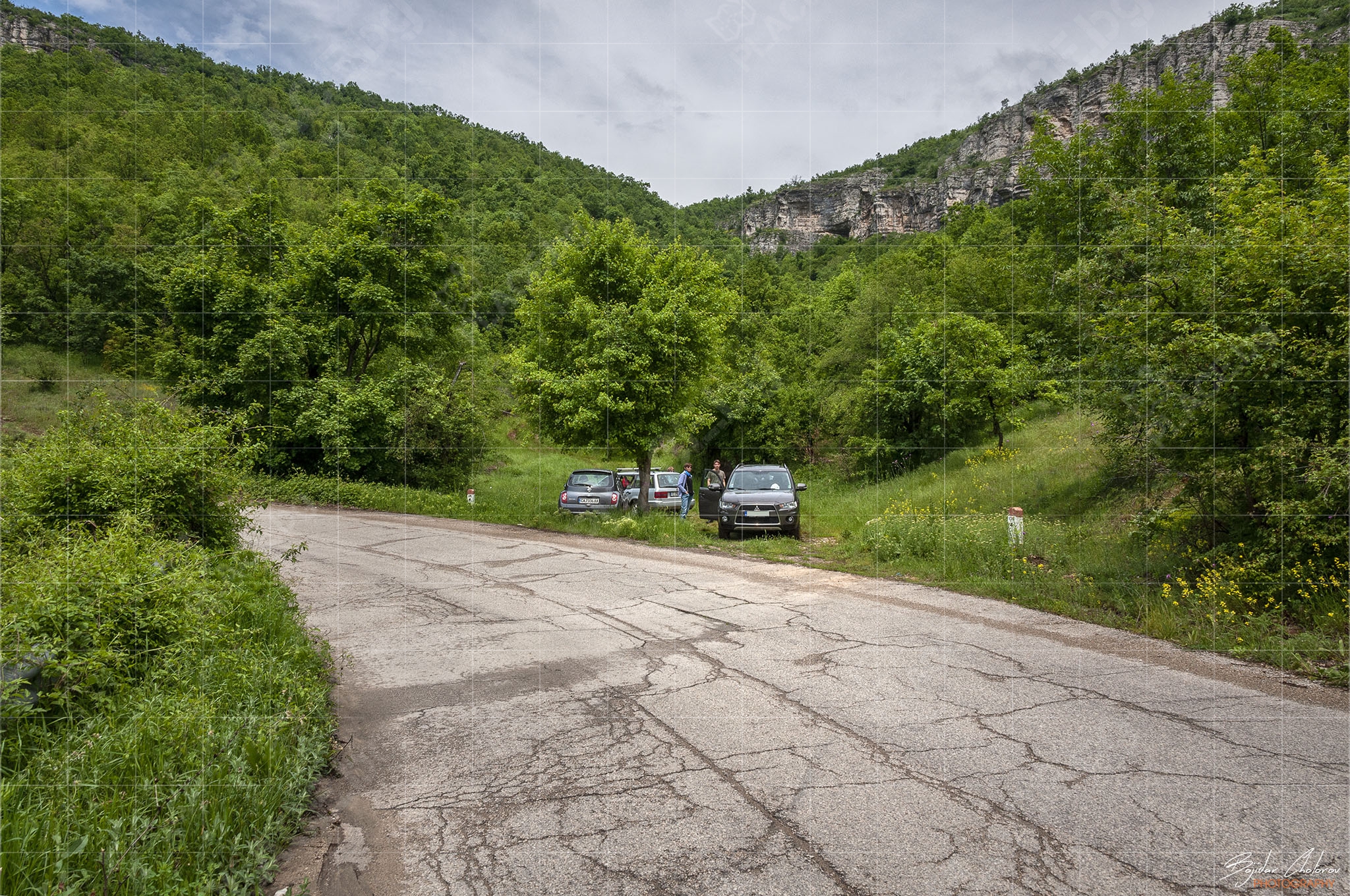 Импровизиран паркинг за пещера Козарника (DSC9387)