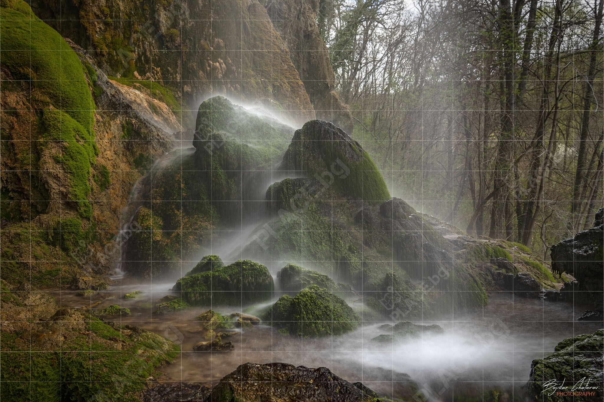 Основата на водопада – мъх и водни пръски… (BCH_5834)