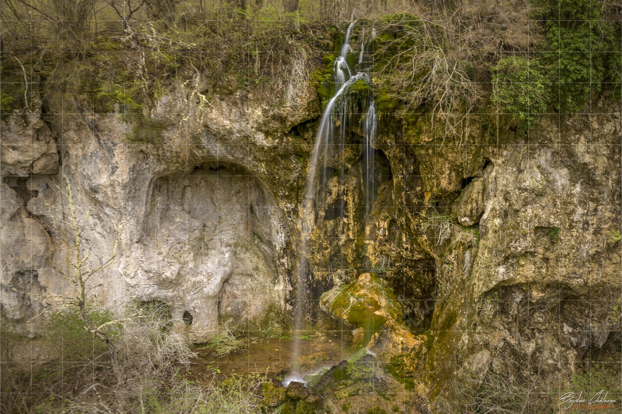Височината на Смоличнаския водопад Света Ана е около 15 метра (DJI_0564)