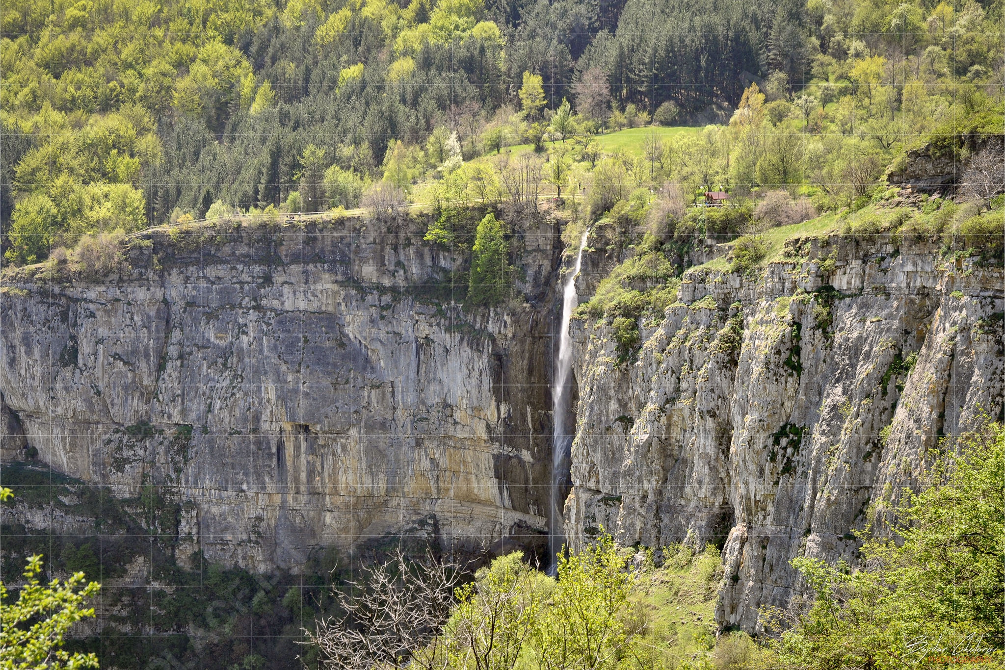 Скалният венец при село Заселе и водопад Скакля (DSC0150)