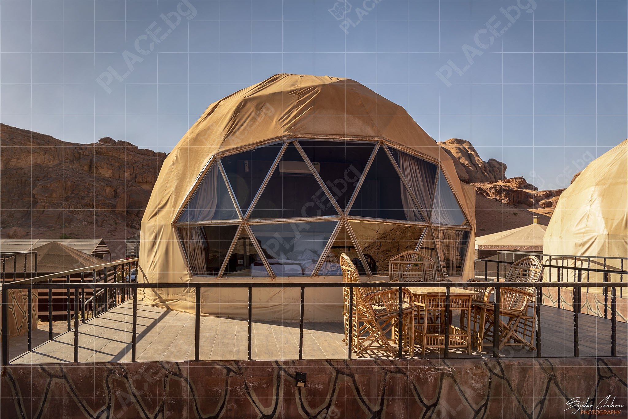Гео купол в пустинята Wadi Rum (BCH_5118)