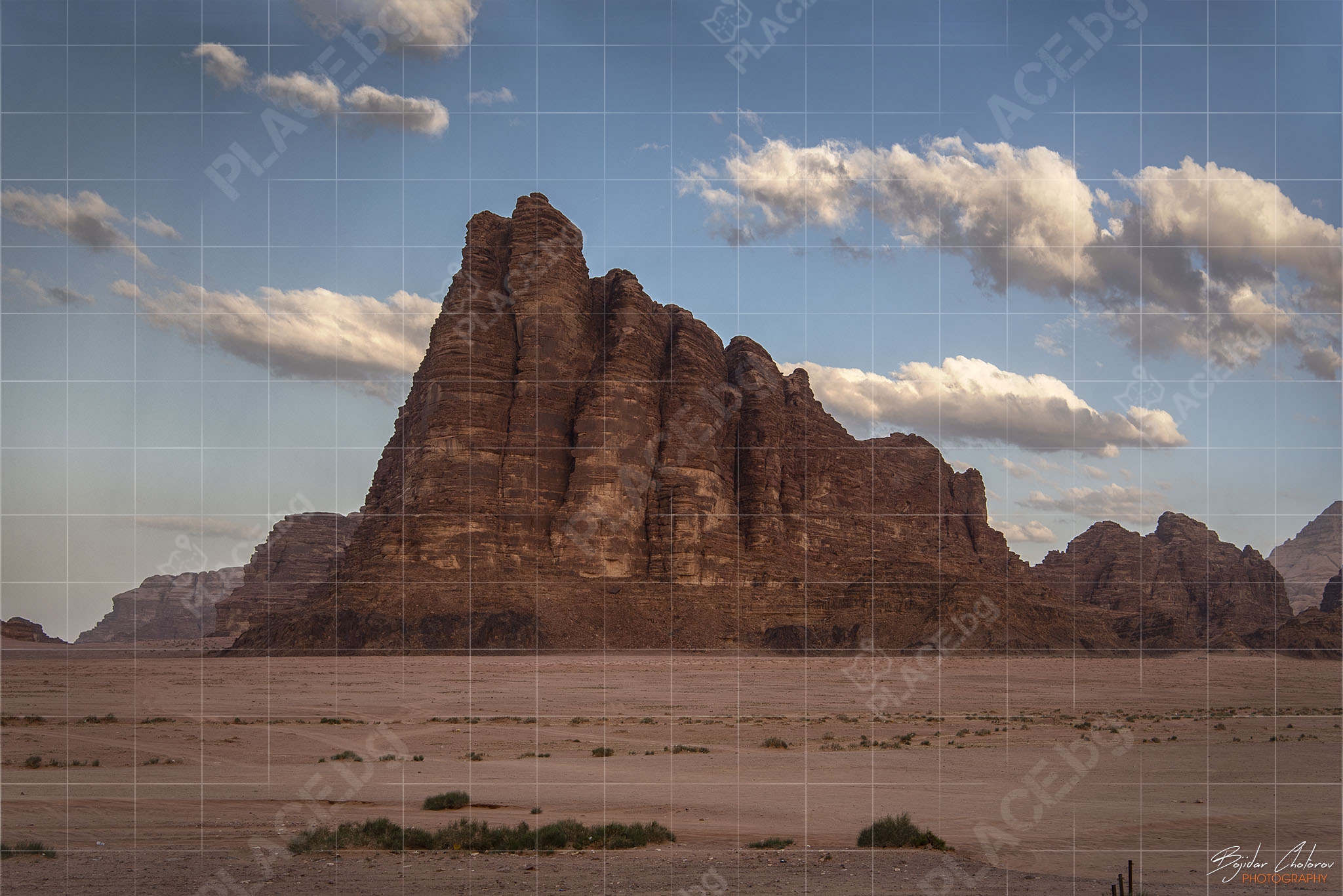 Скално образувание “Седемте стълба на мъдростта” в началото на пустинята Wadi Rum (BCH_4646)